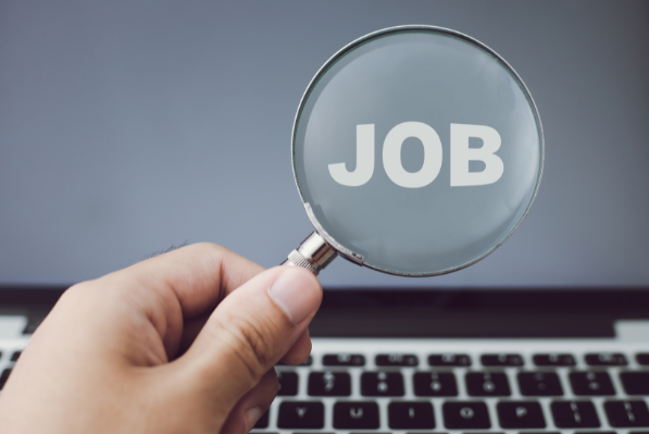 Recherche d'emploi sur ordinateur